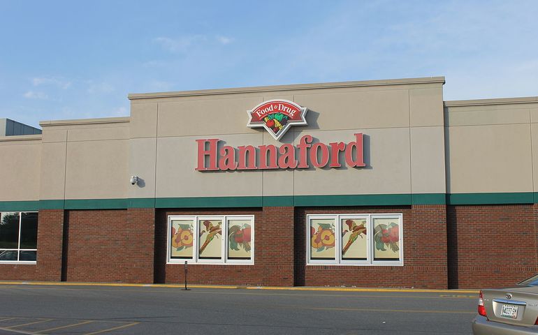 Hannaford store exterior