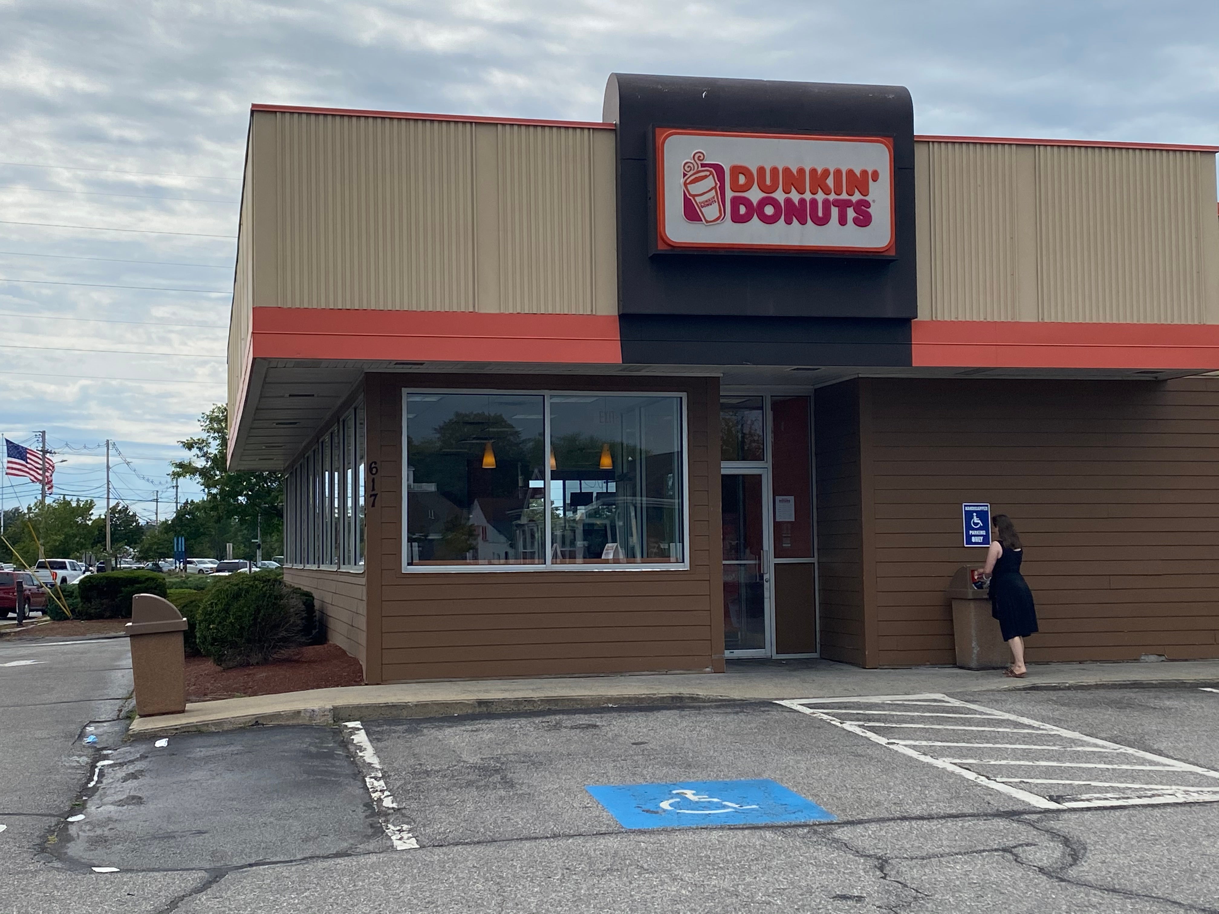Retail roundup Sea Bags opens in Kennebunkport, Dunkin' plans closures