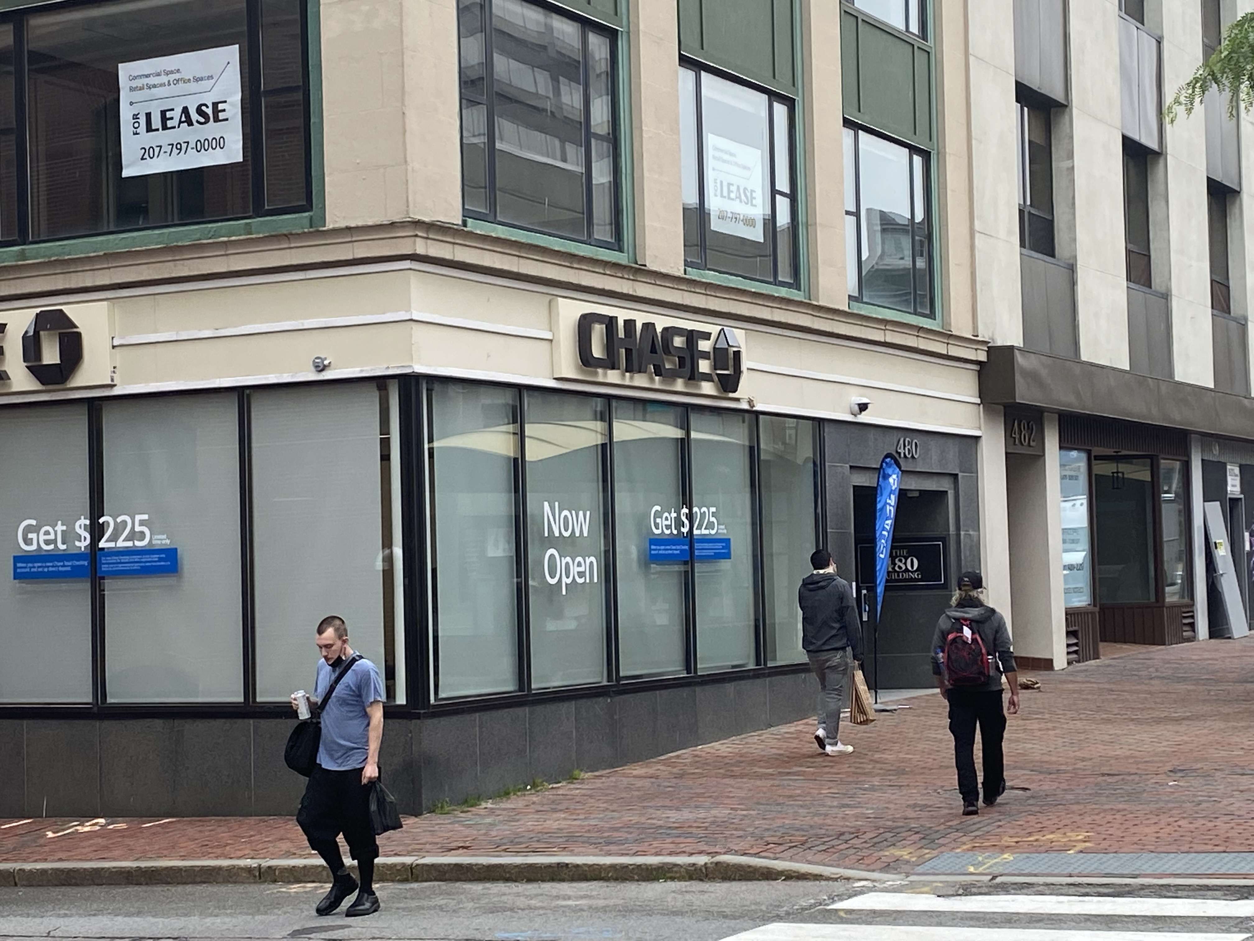 Chase bank building in Portland with foot traffic outside