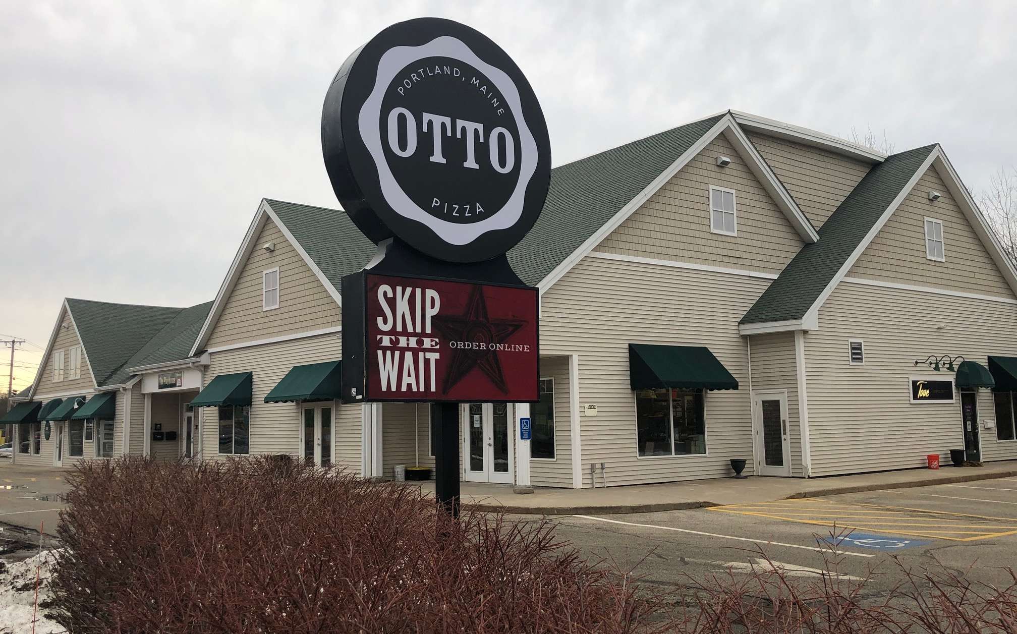 OTTO Pizza store