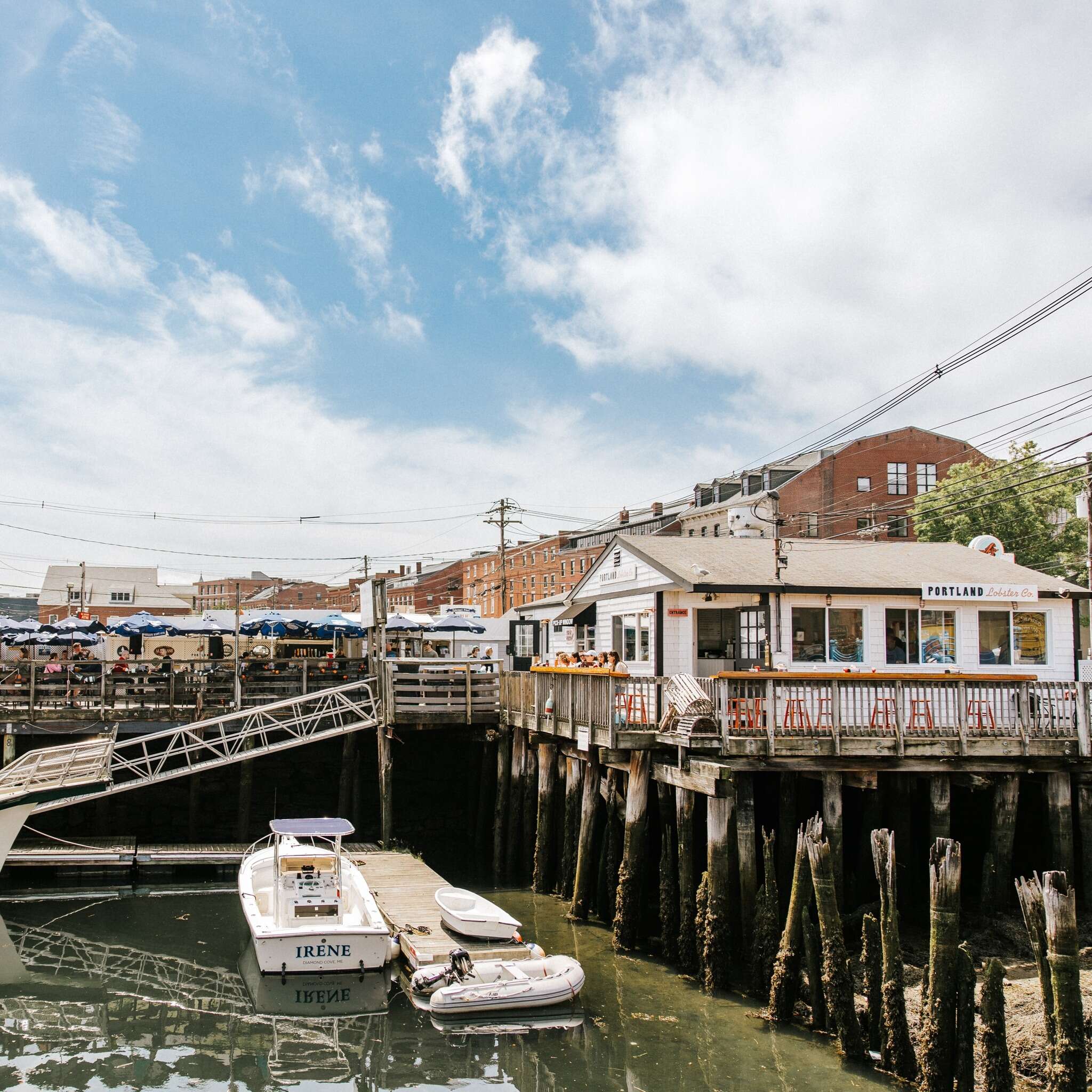 building wharf boats