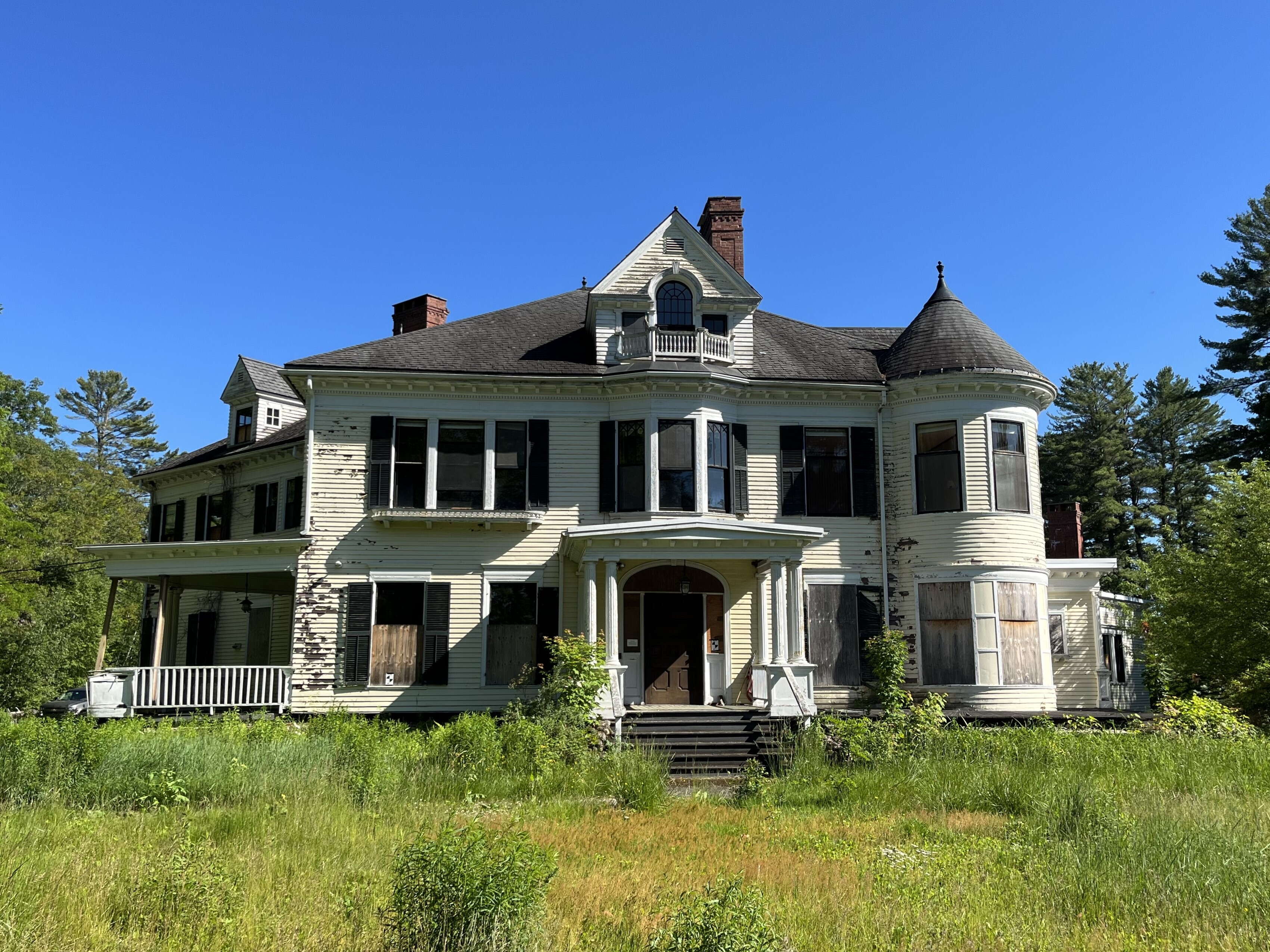 house frontal view