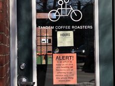 Closed sign at Tandem Coffee Roasters in Porltnad
