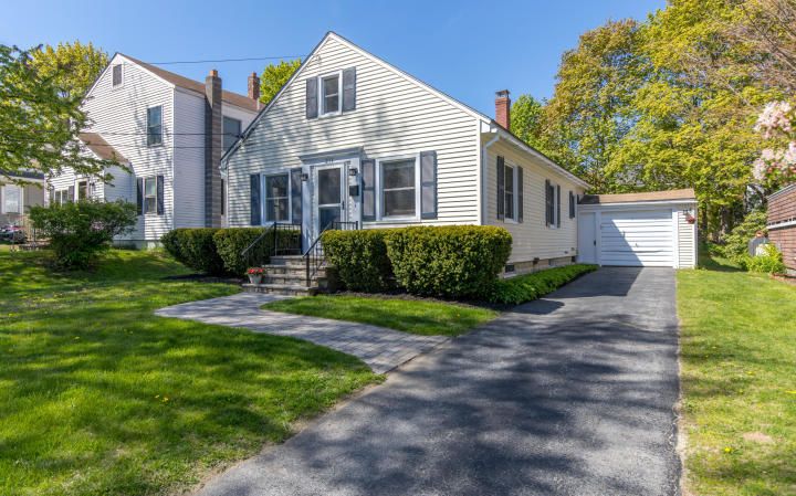 Realtors Cite Mosh Pit Environment With Recent Surge Of Home Sales Mainebiz Biz