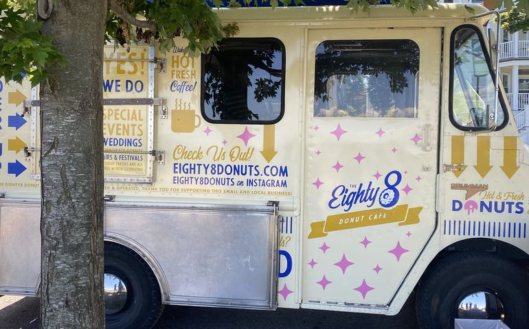 Eight8Donuts food truck 