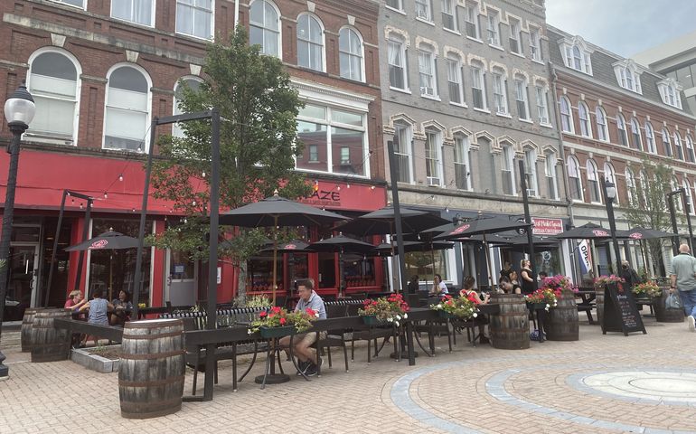 Bangor outdoor dining 