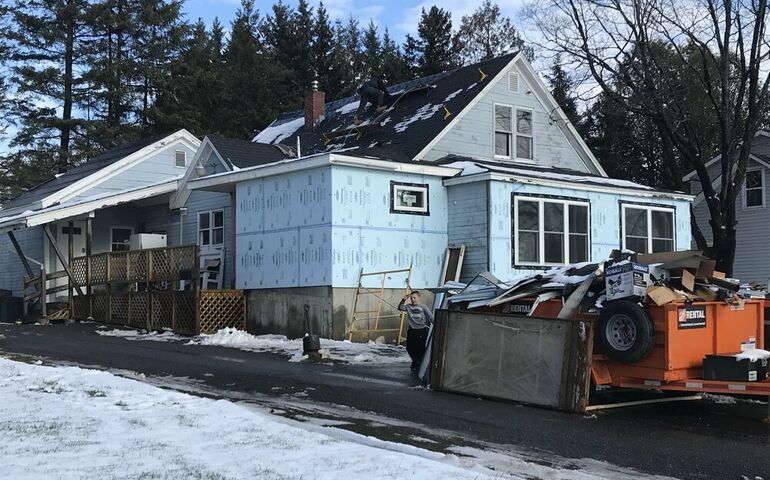 house and machinery