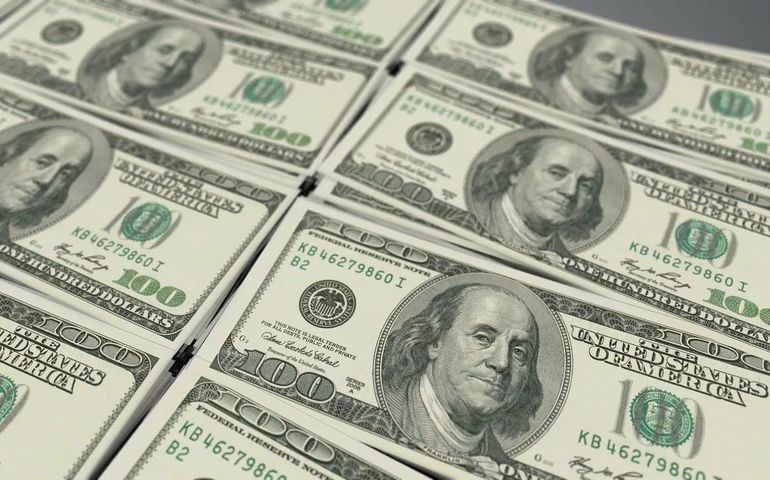 $100 bills 
