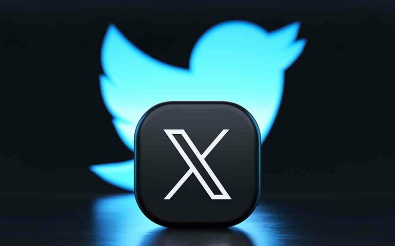 Old and new Twitter logos 
