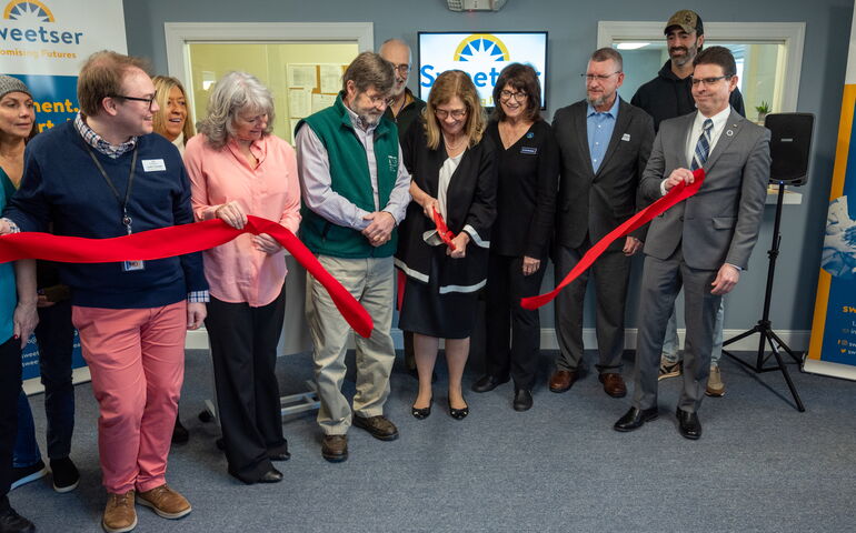 people at ribbon cutting 