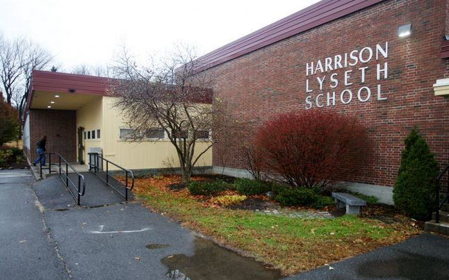 An elementary school's front exterior.