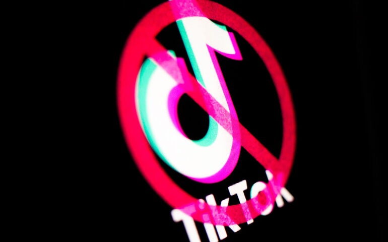 Dark Tik Tok screen 