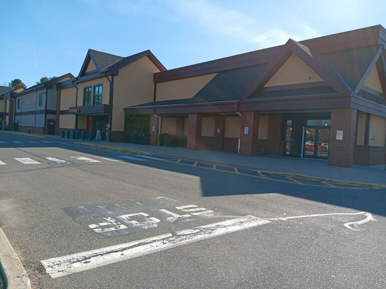 Hannaford plaza