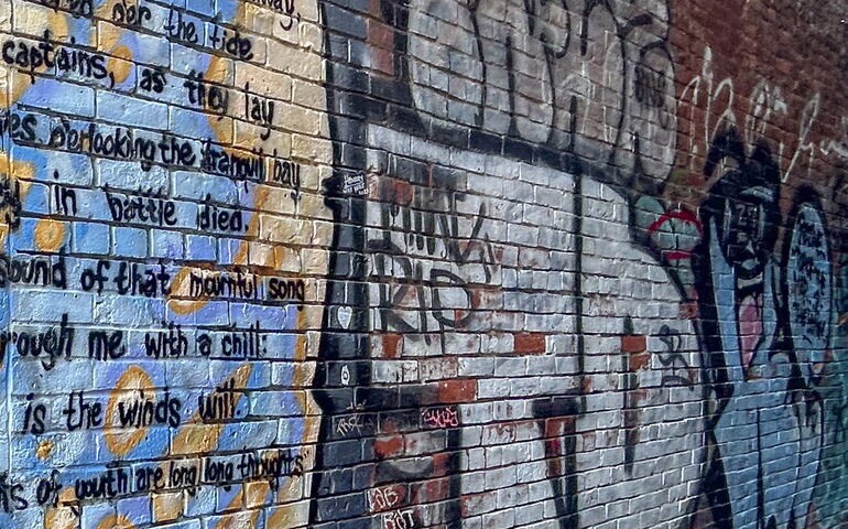 Graffiti on wall in Portland 