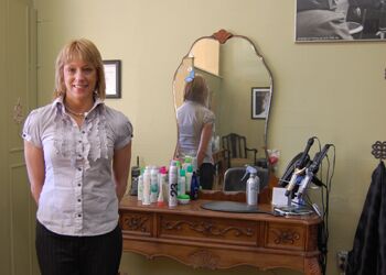 Frizz fighter | A conversation with Laurie Stevenson, owner of Starz Hair Studio in Brunswick Frizz fighter | A conversation with Laurie Stevenson, owner of Starz Hair Studio in Brunswick