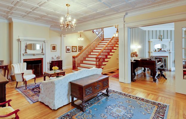 Hotel Industry Veteran Buys Kingfield Inn Connected To Sugarloaf