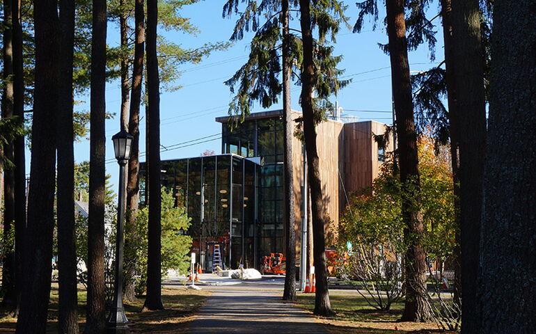 Bowdoin College Recruiting Veterans To Increase Diversity
